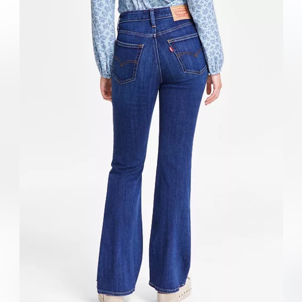 Levi 726 Flare, dark wash size 32